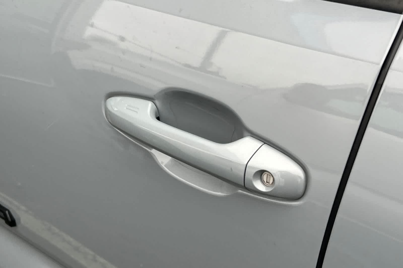 Thumbnail: 2020 Toyota Tacoma - 19