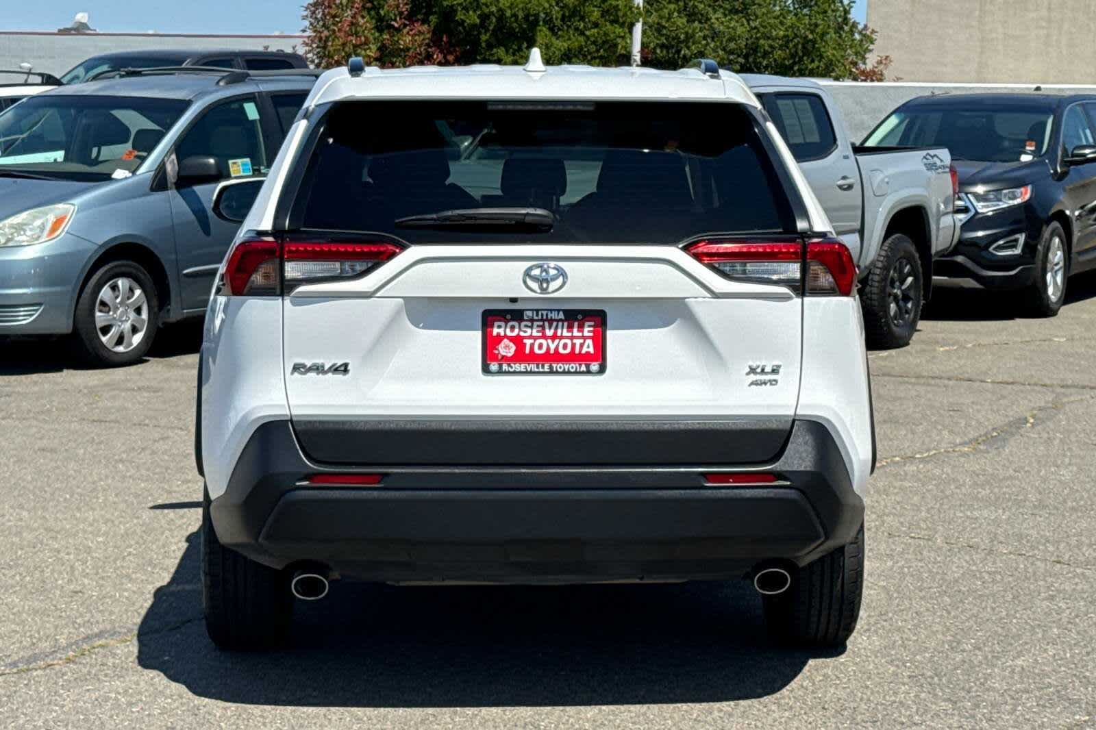 Thumbnail: 2023 Toyota RAV4 - 8