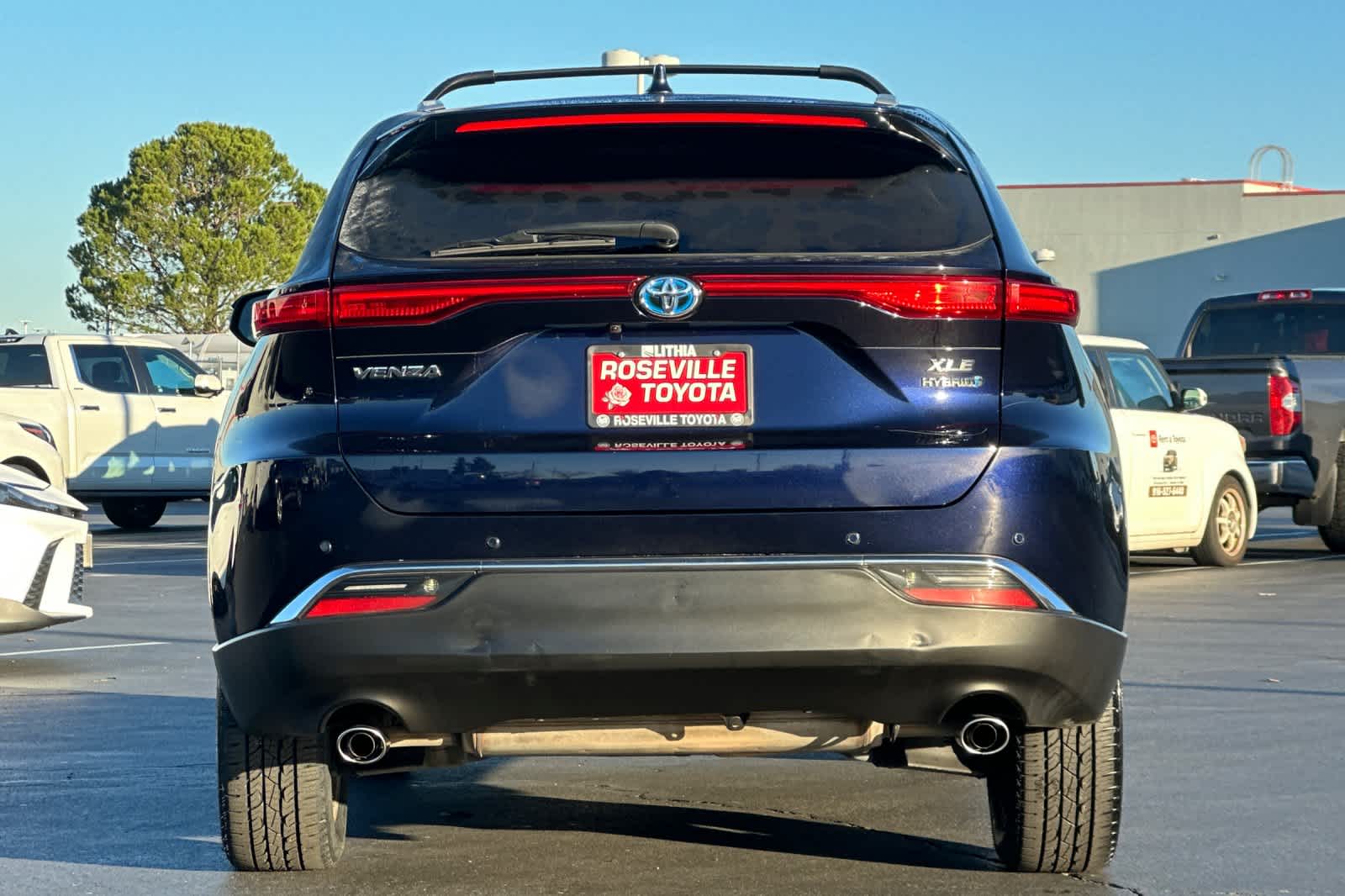 Thumbnail: 2022 Toyota Venza - 8