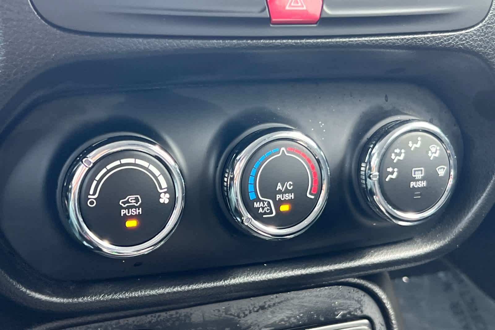 Thumbnail: 2017 Jeep Renegade - 20