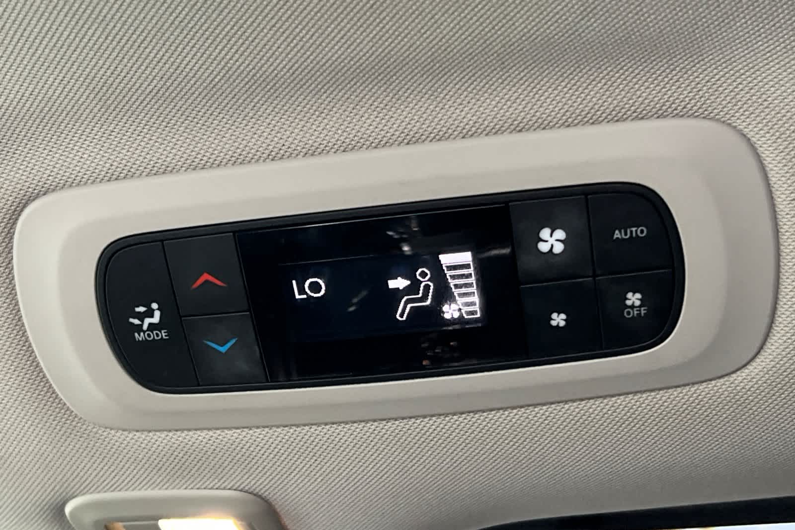 Thumbnail: 2020 Chrysler Pacifica - 14