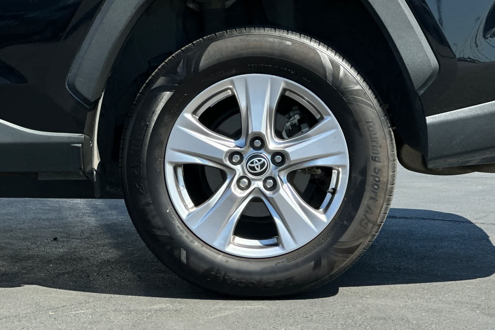 Thumbnail: 2023 Toyota RAV4 - 31