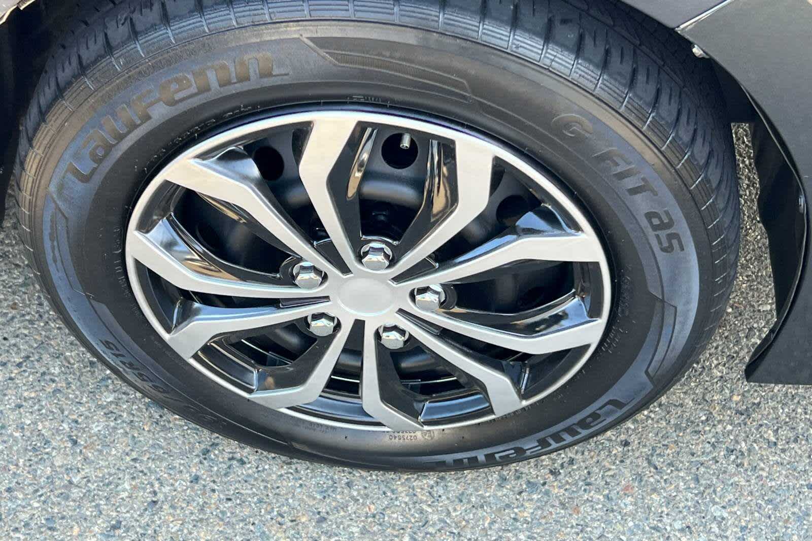 Thumbnail: 2015 Toyota Corolla - 11