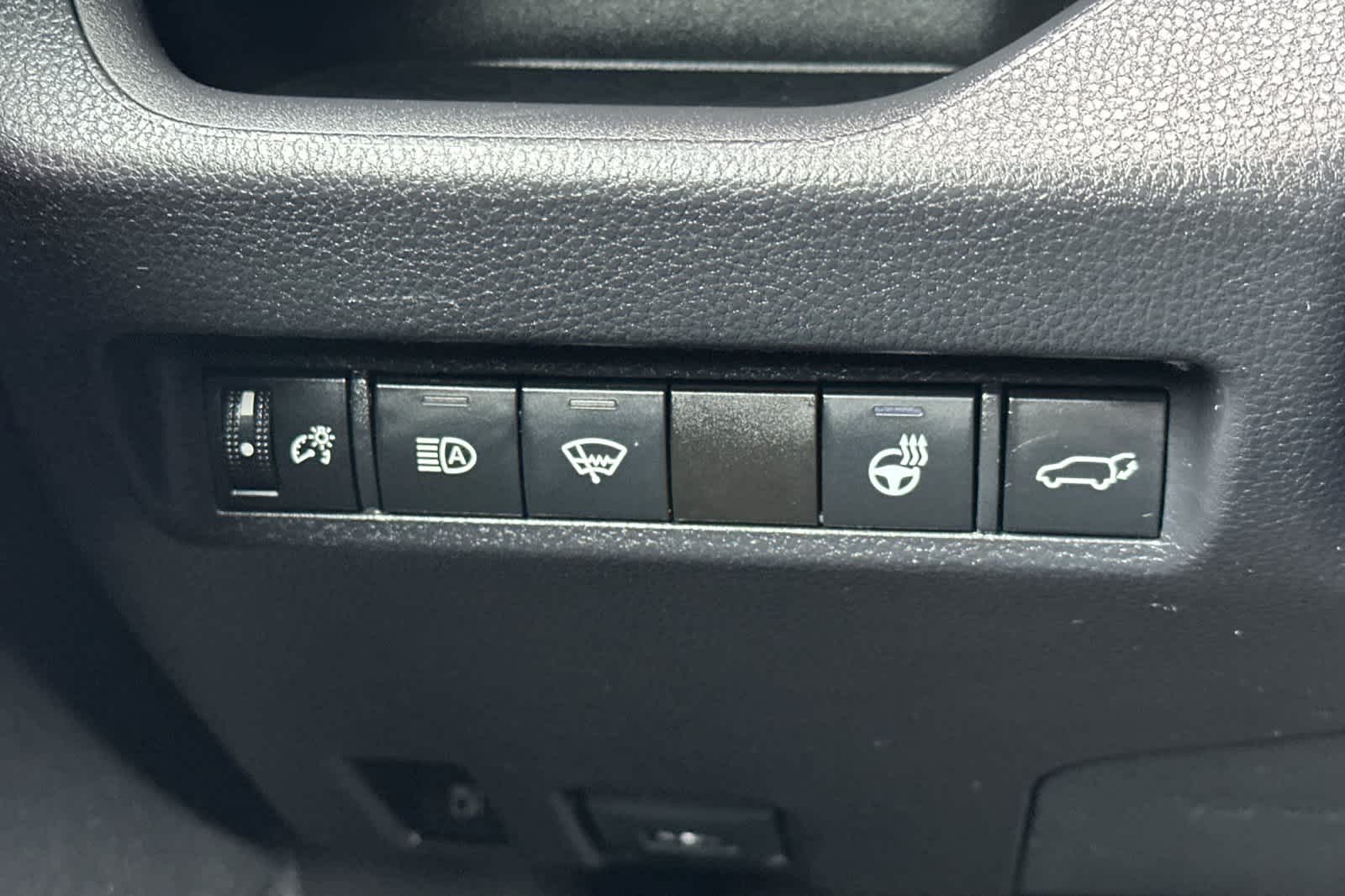 Thumbnail: 2022 Toyota RAV4 - 30