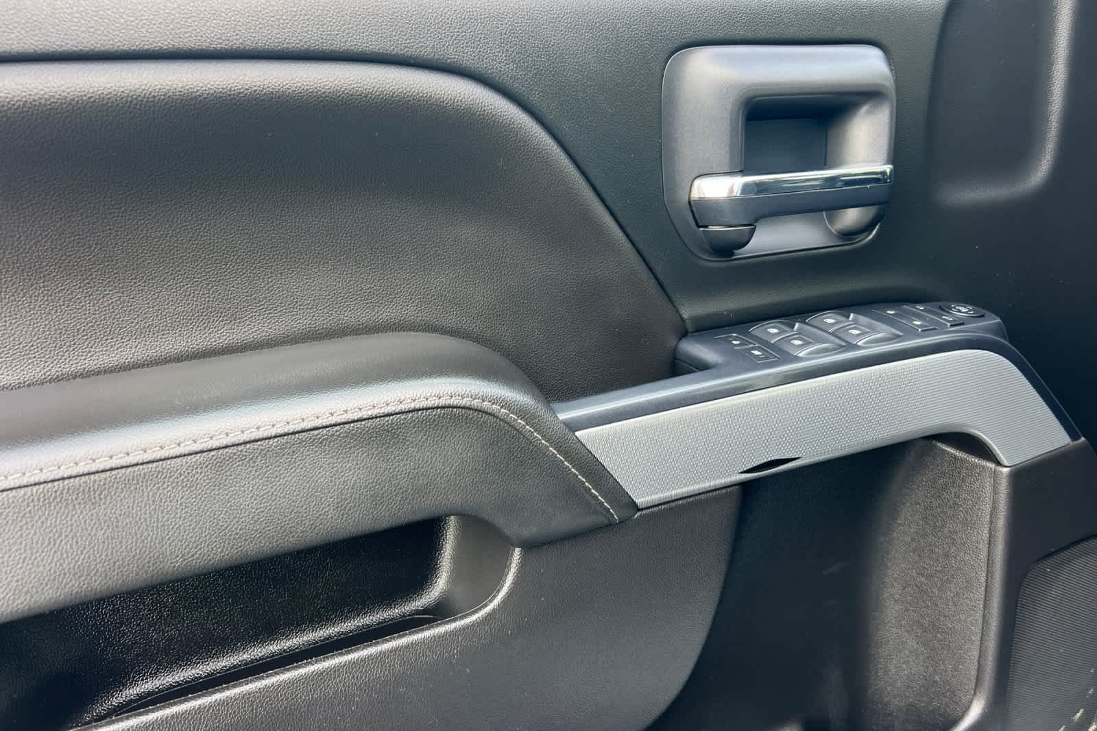 Thumbnail: 2018 Chevrolet Silverado 1500 - 12