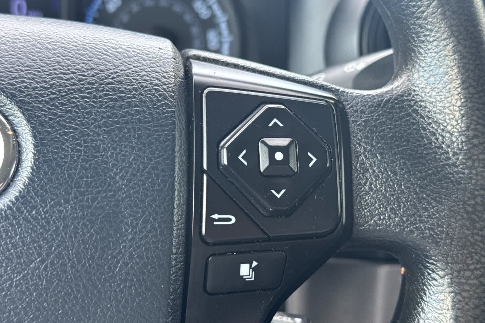 Thumbnail: 2020 Toyota Tacoma - 23