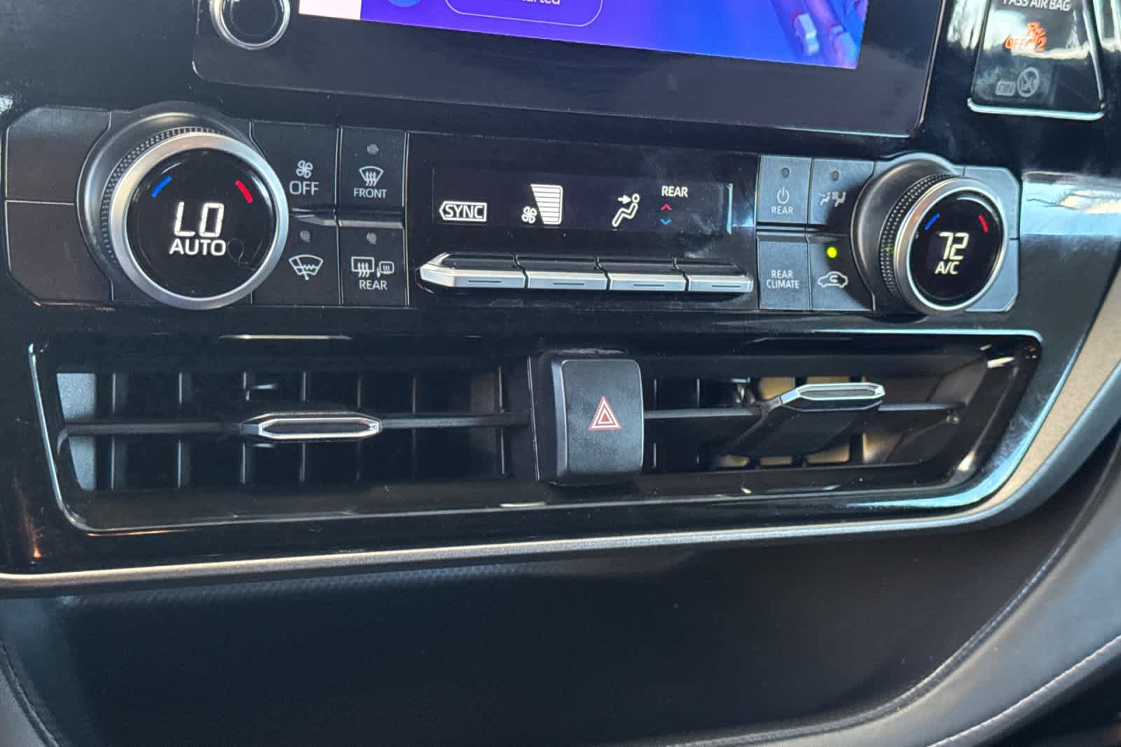 Thumbnail: 2024 Toyota Highlander - 24