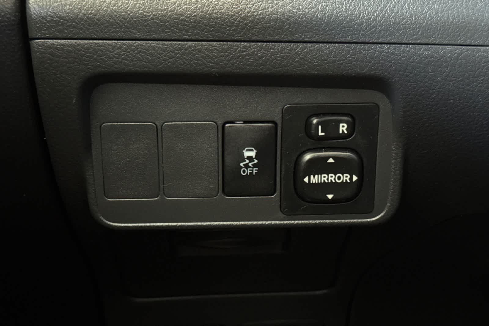 Thumbnail: 2010 Toyota Corolla - 26