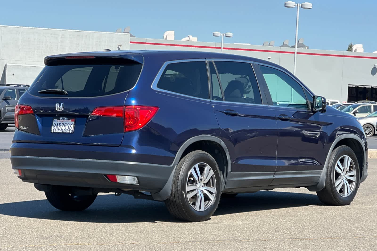 Thumbnail: 2016 Honda Pilot - 2