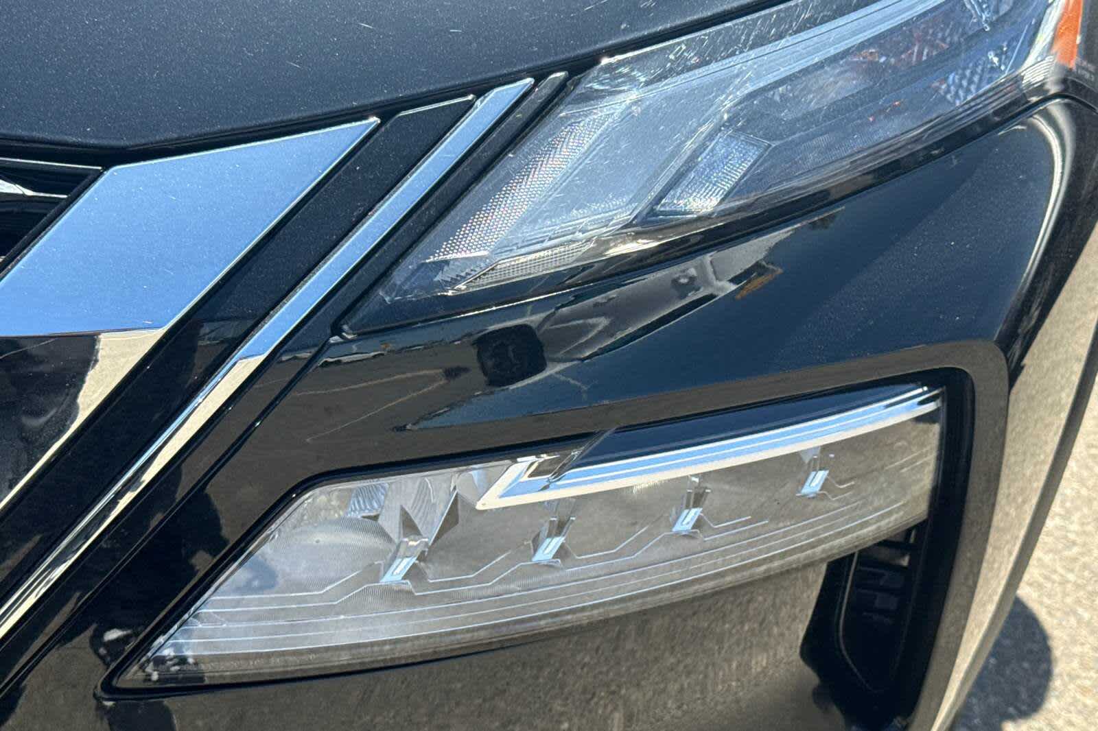 2022 Nissan Rogue SV 11