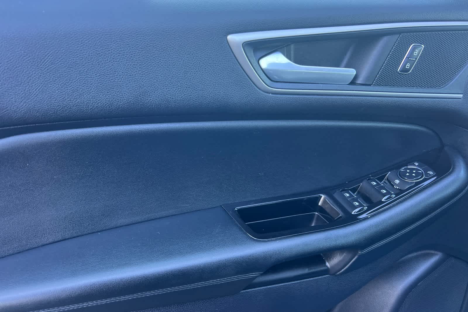 Thumbnail: 2020 Ford Edge - 12