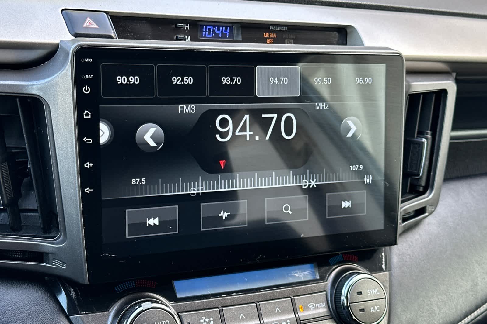 Thumbnail: 2015 Toyota RAV4 - 20