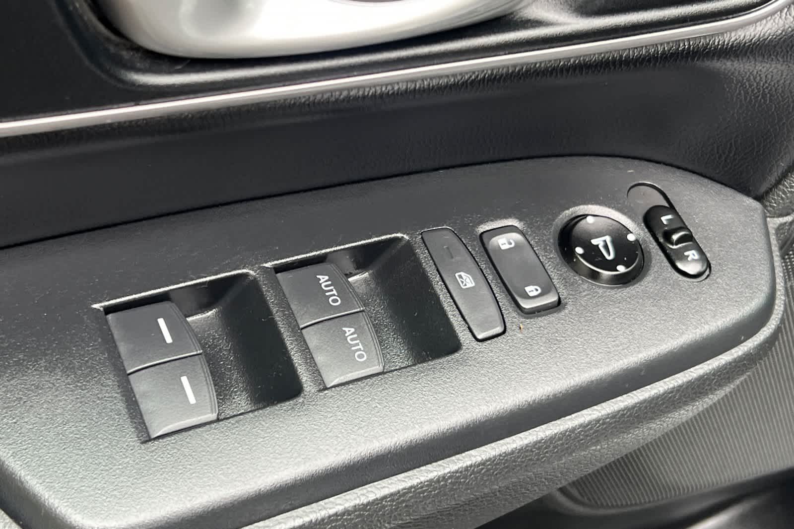 Thumbnail: 2017 Honda CR-V - 12