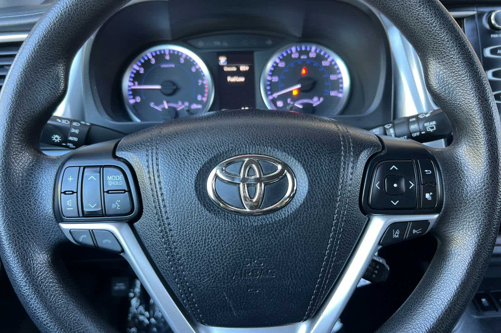 Thumbnail: 2018 Toyota Highlander - 25