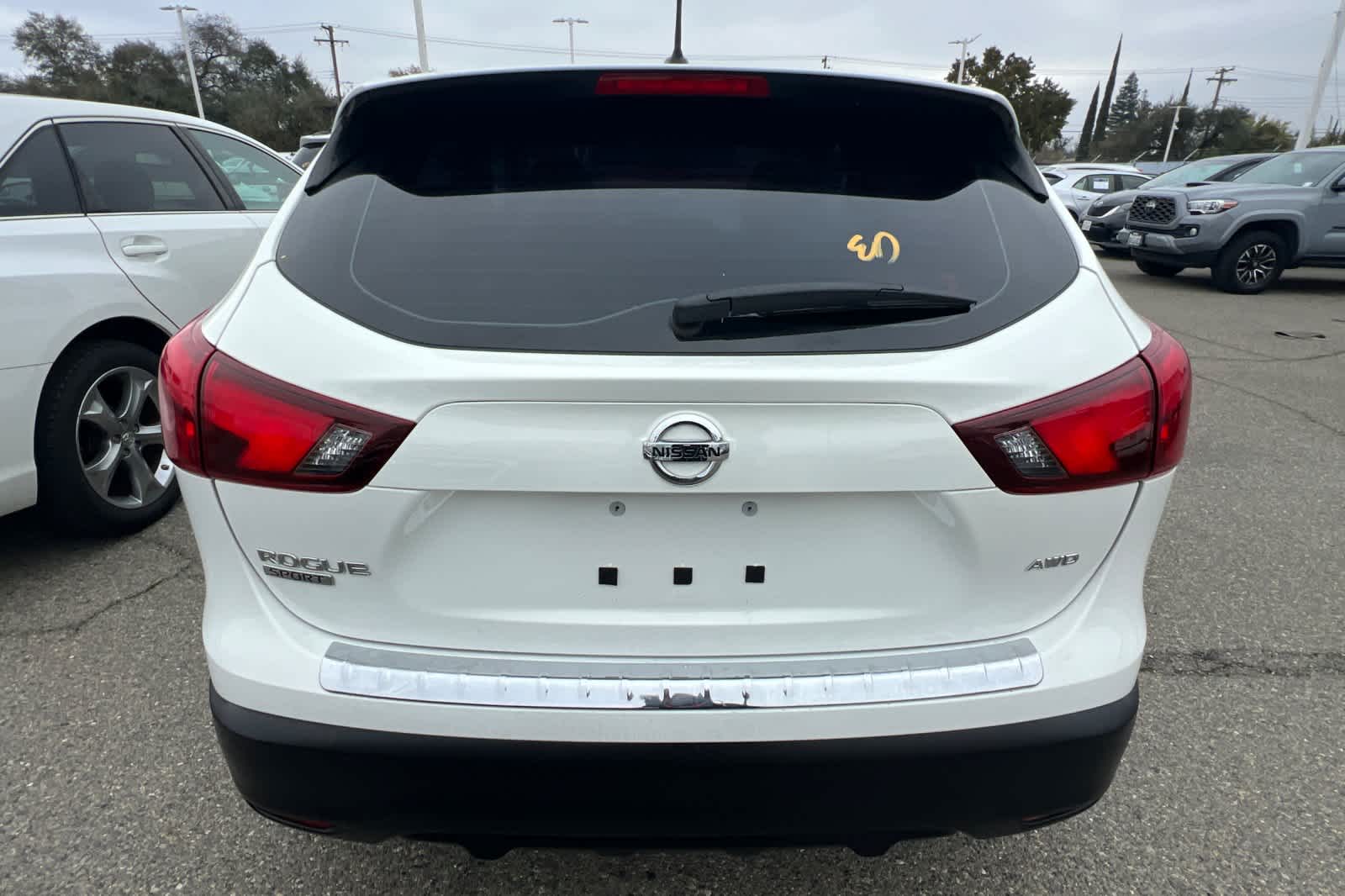 Thumbnail: 2017 Nissan Rogue Sport - 5