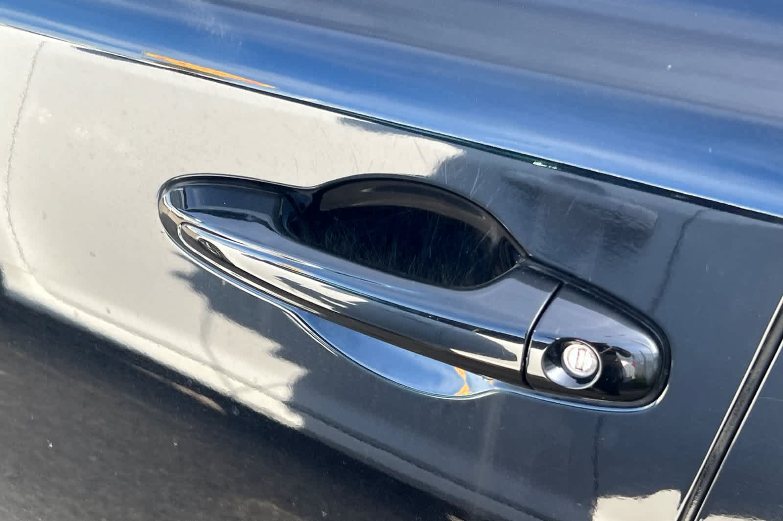 Thumbnail: 2018 Toyota RAV4 - 18