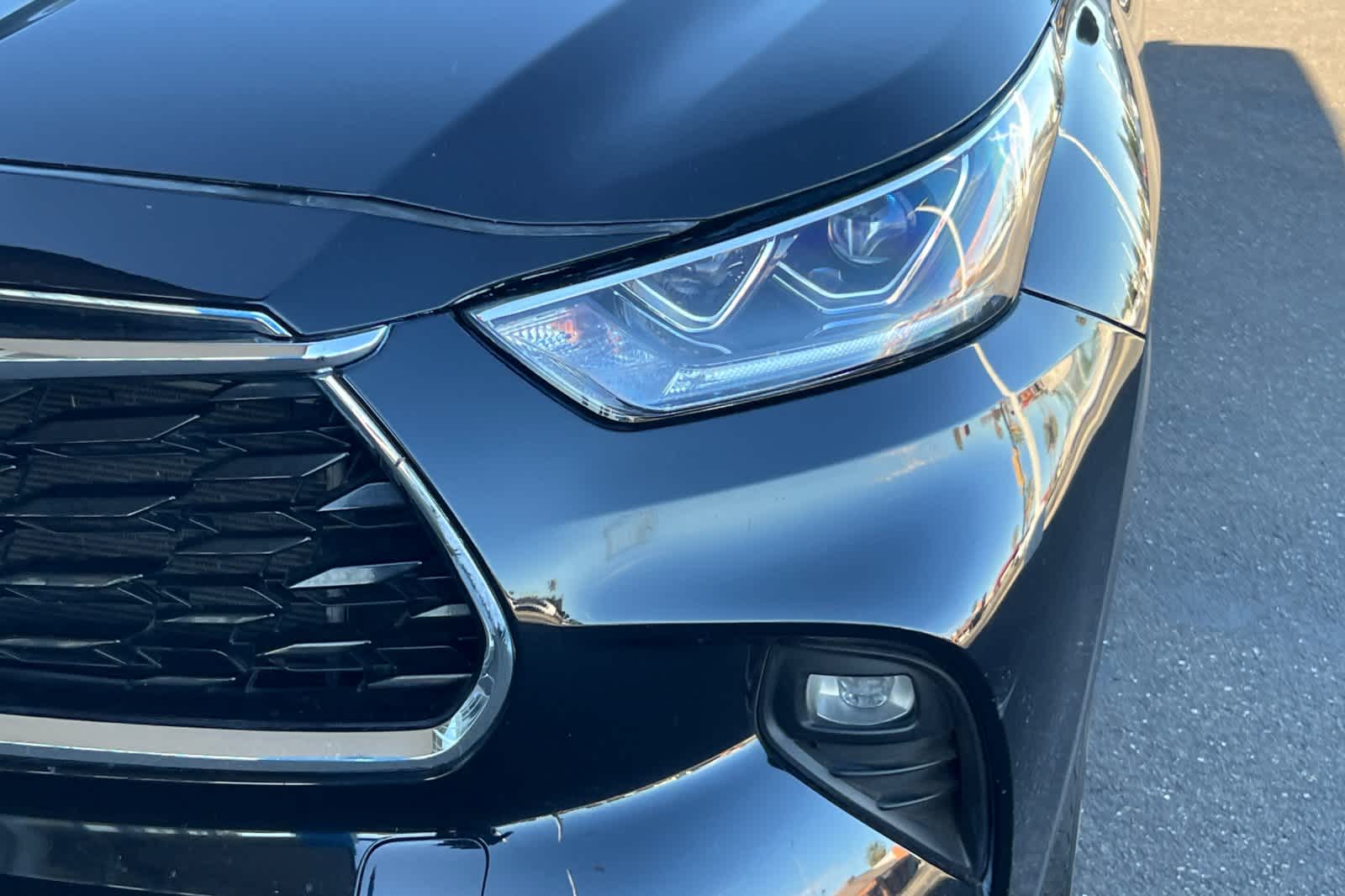 Thumbnail: 2023 Toyota Highlander - 10