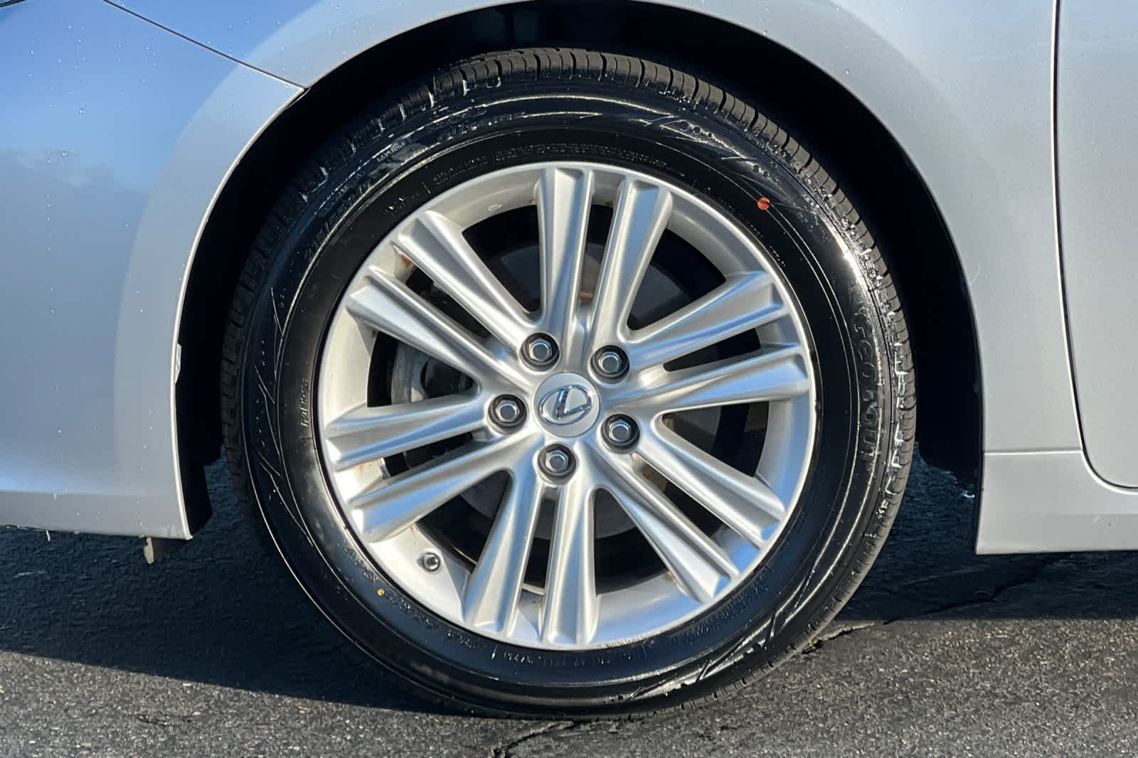 Thumbnail: 2013 Lexus ES - 27