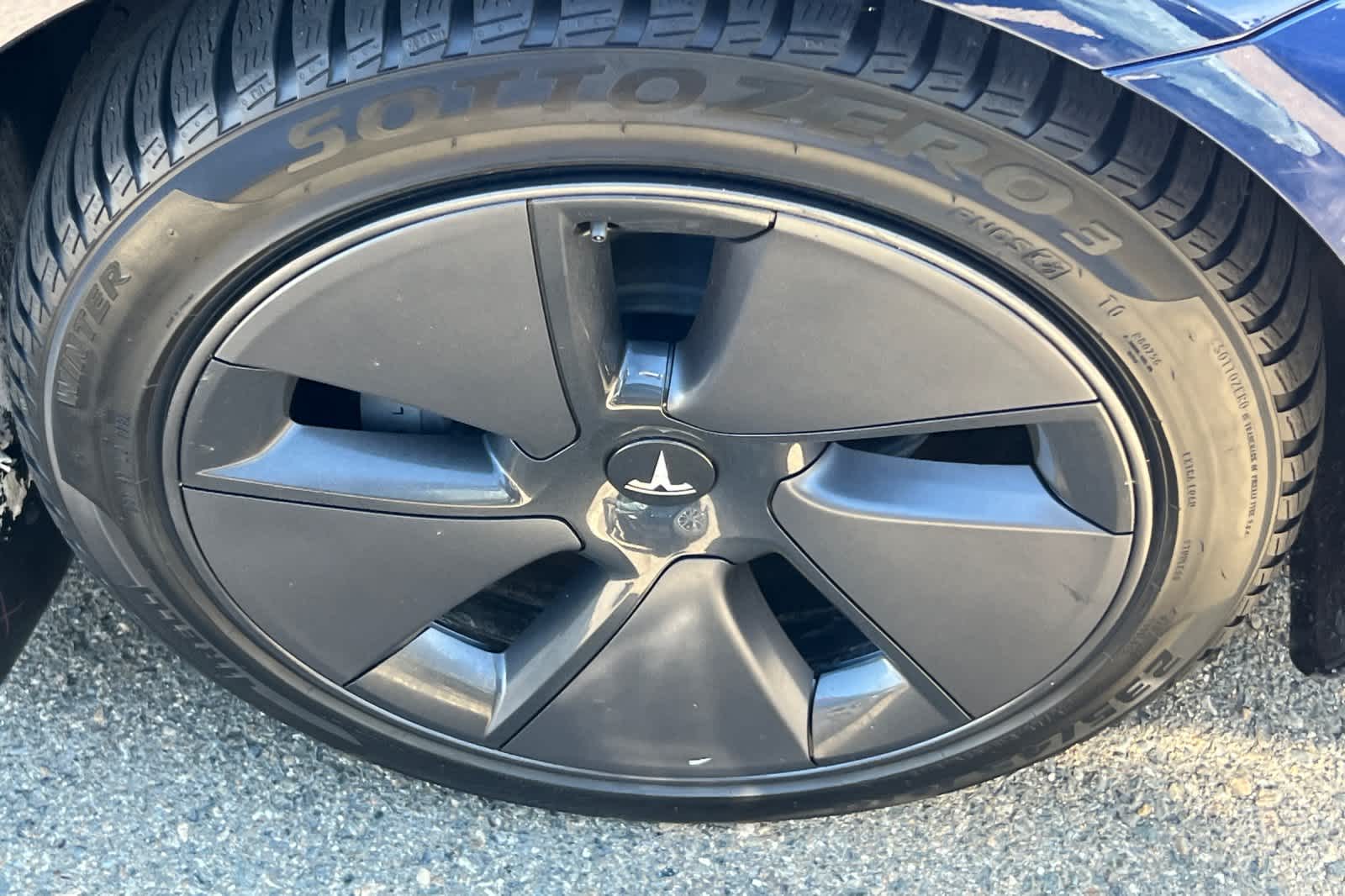 Thumbnail: 2022 Tesla Model 3 - 15