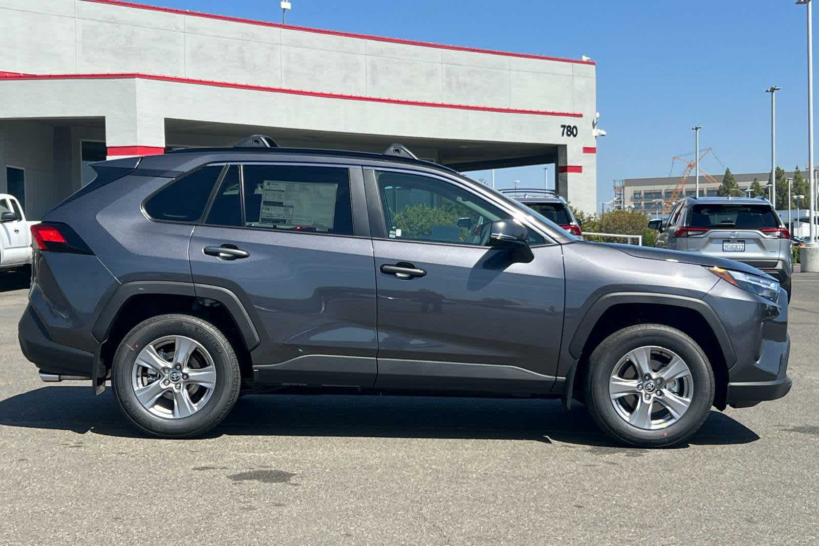2025 Toyota RAV4 XLE 7