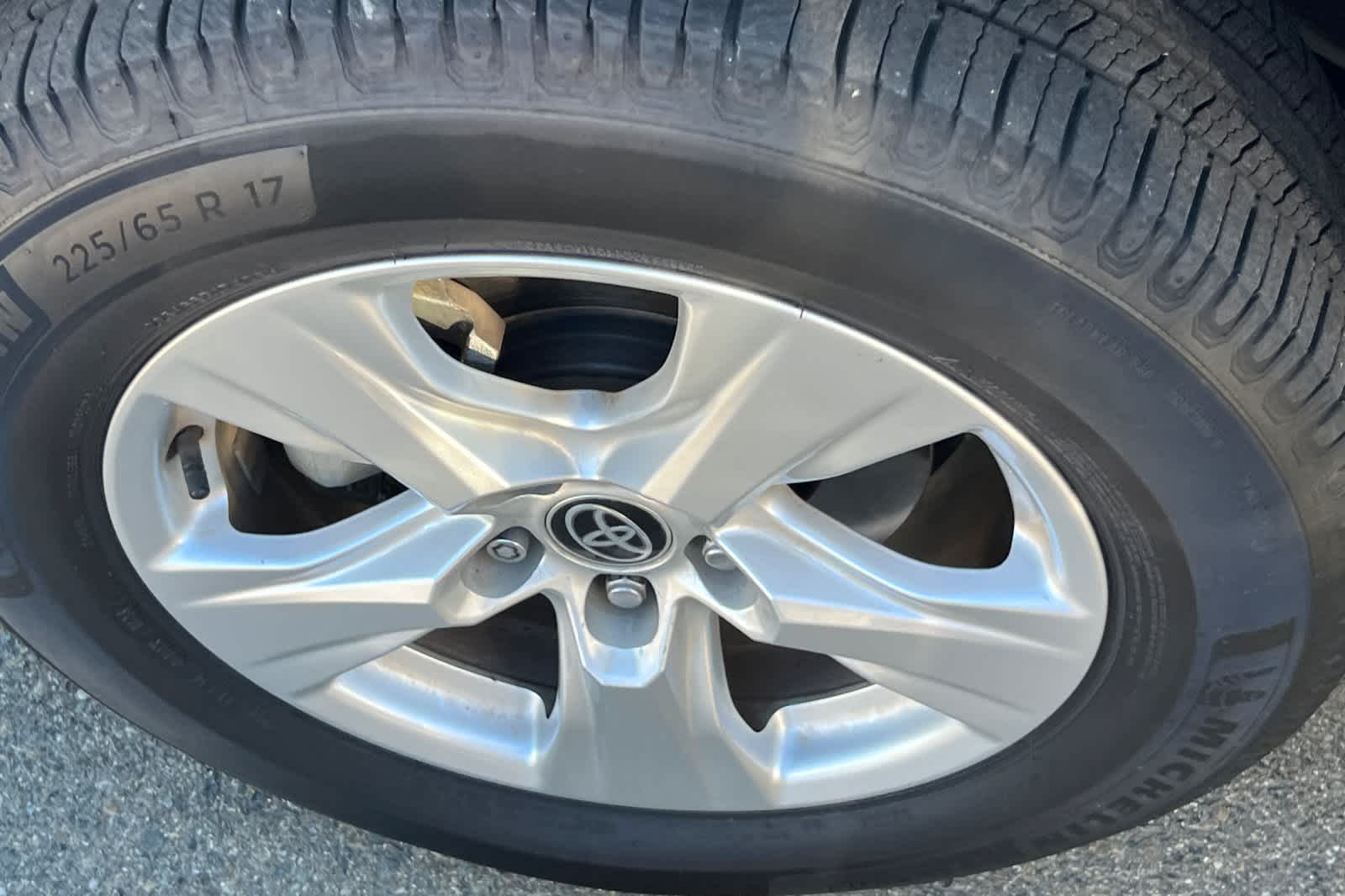 Thumbnail: 2021 Toyota RAV4 - 10