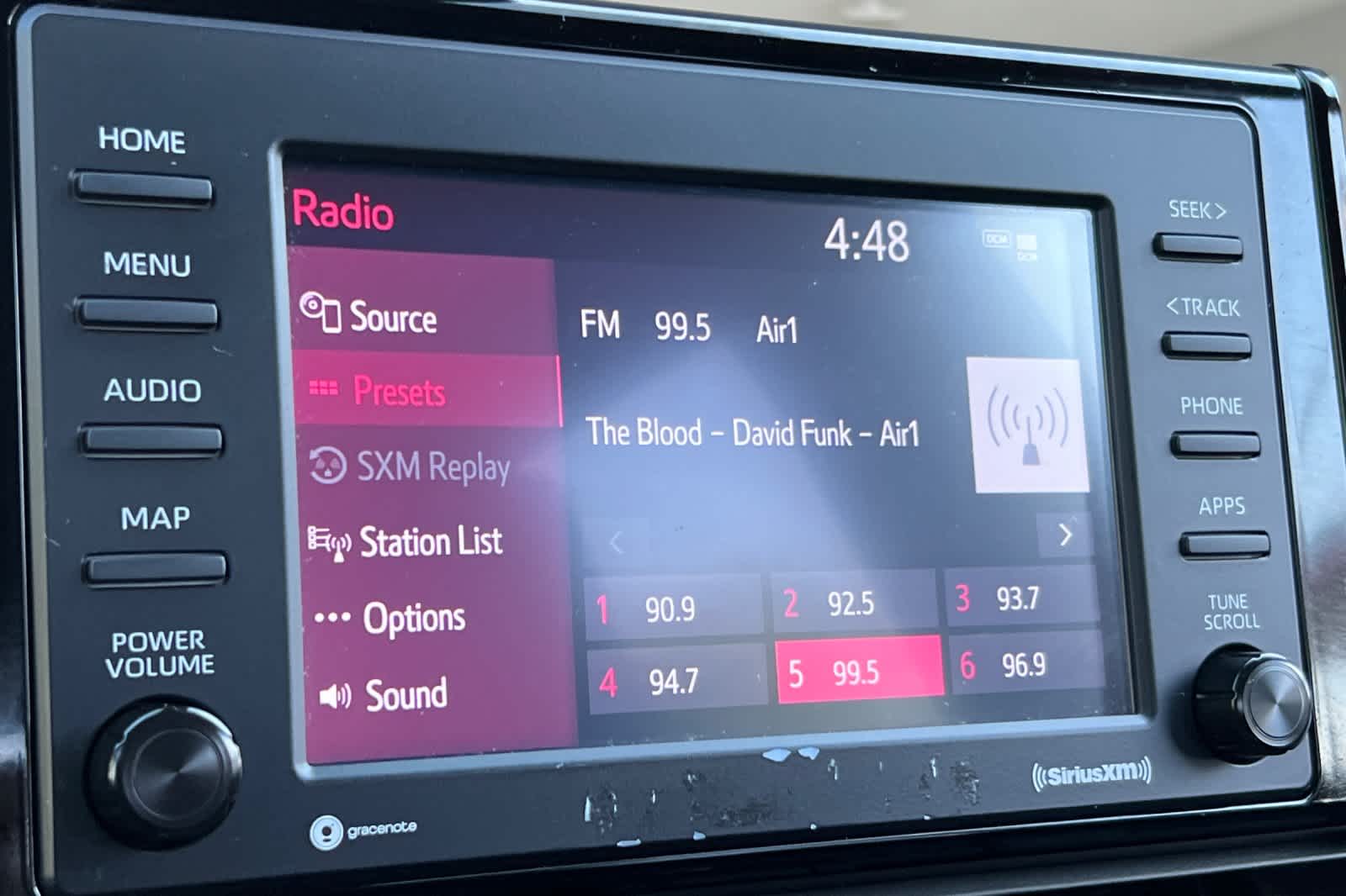 Thumbnail: 2022 Toyota RAV4 - 20