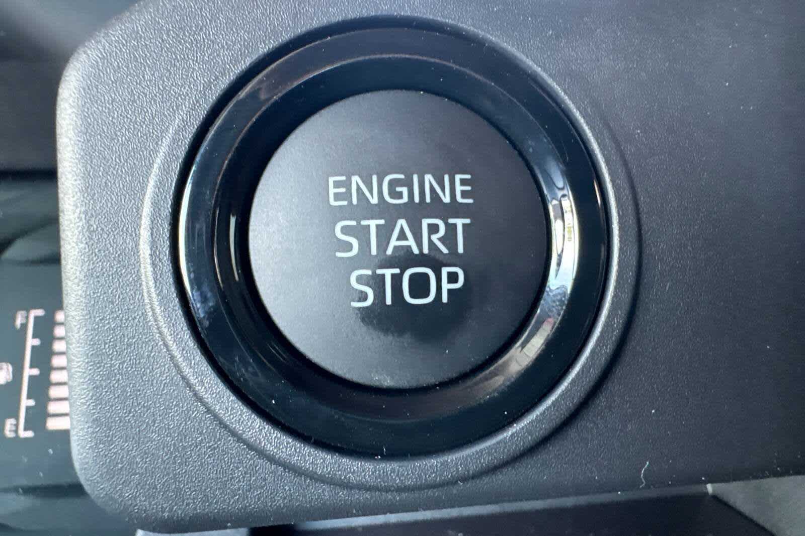 2025 Toyota Tacoma SR5 22