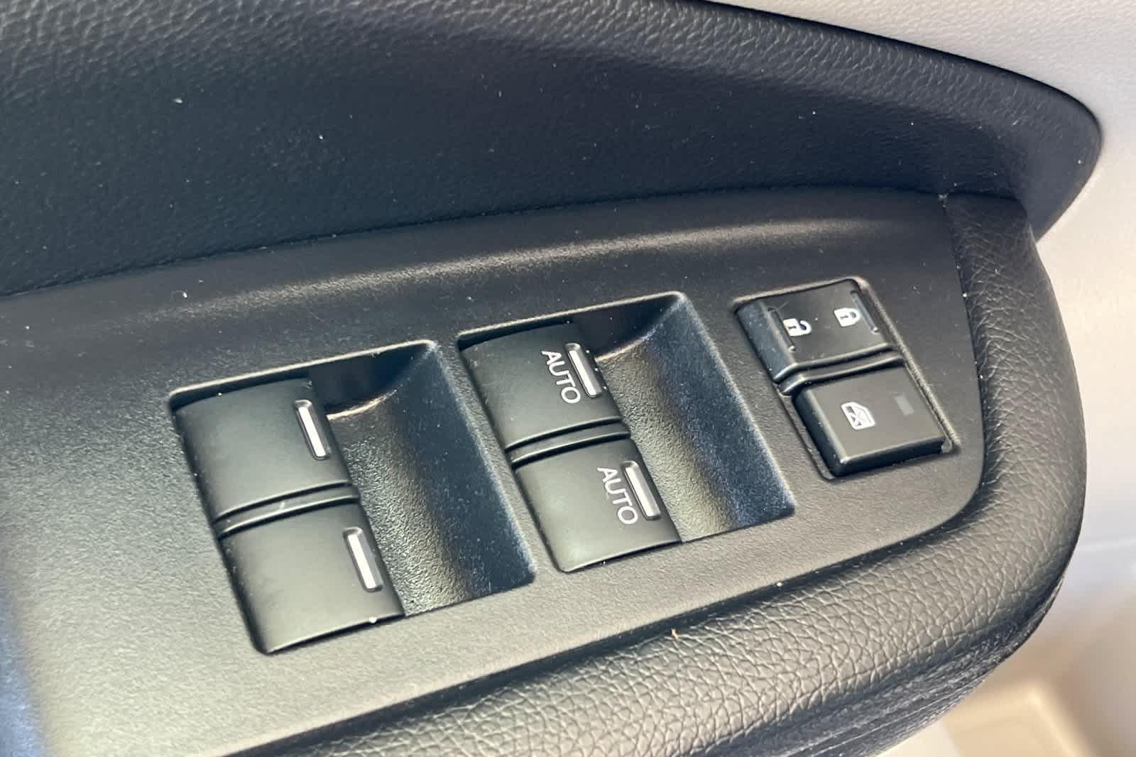 Thumbnail: 2016 Honda Pilot - 13