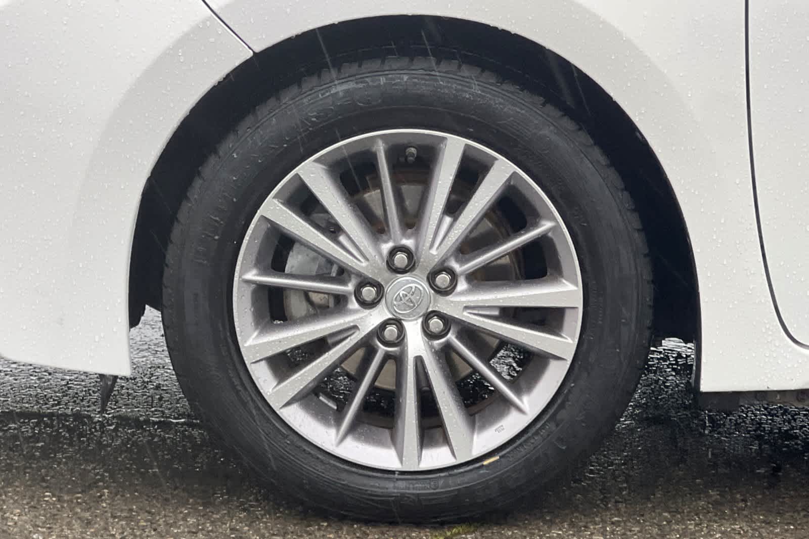 Thumbnail: 2015 Toyota Corolla - 28