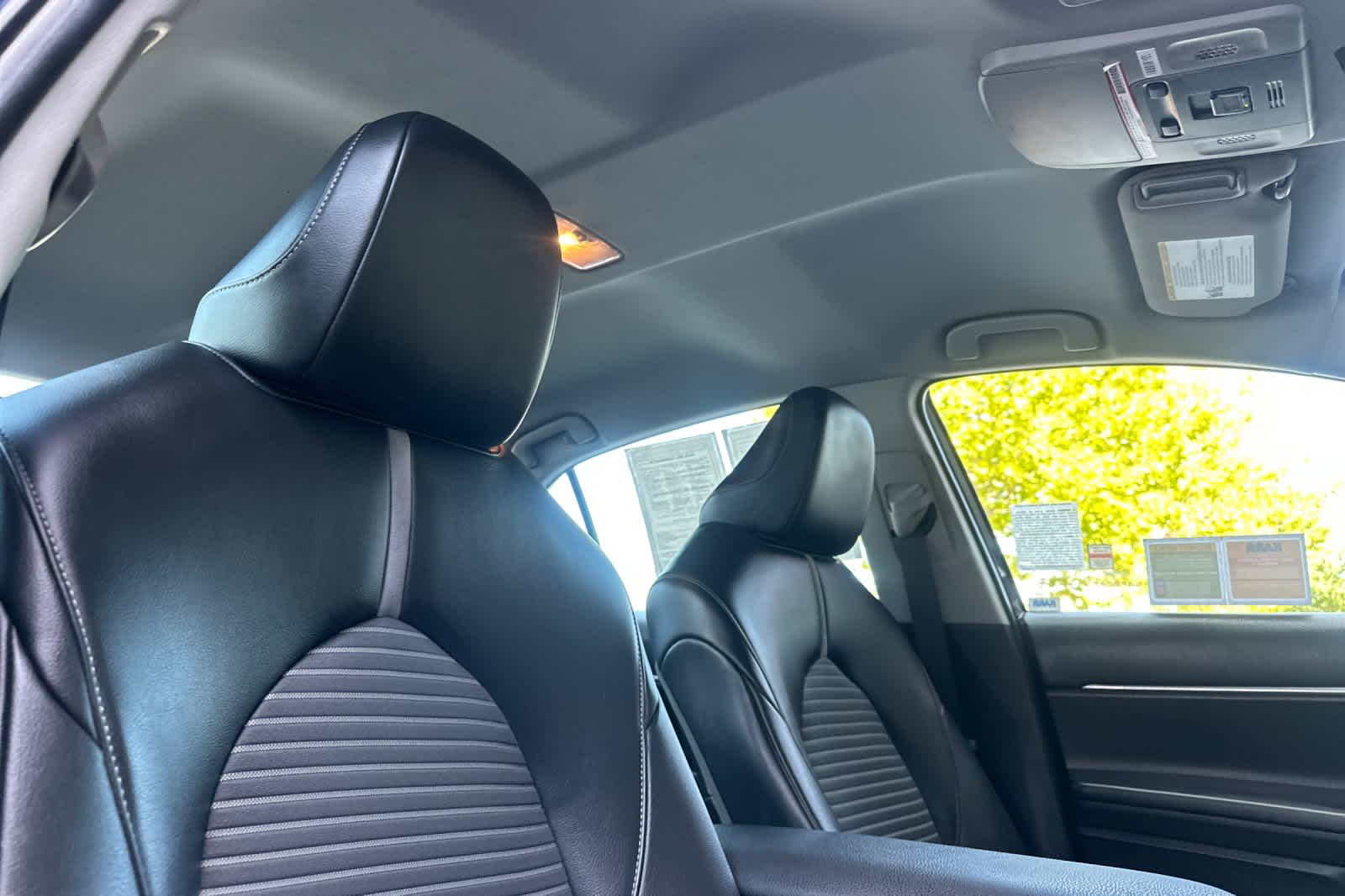 Thumbnail: 2022 Toyota Camry - 17