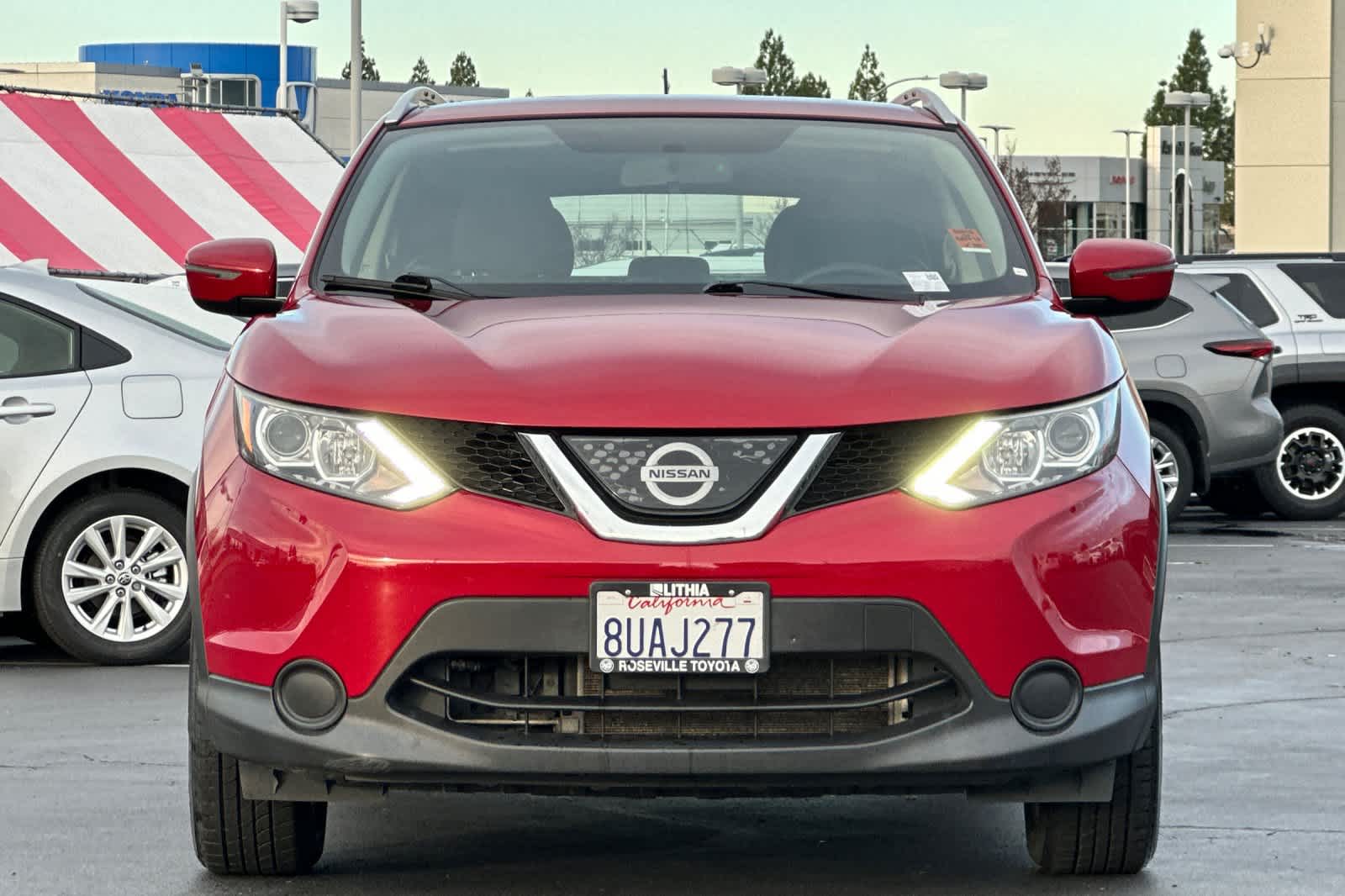 Thumbnail: 2018 Nissan Rogue Sport - 10
