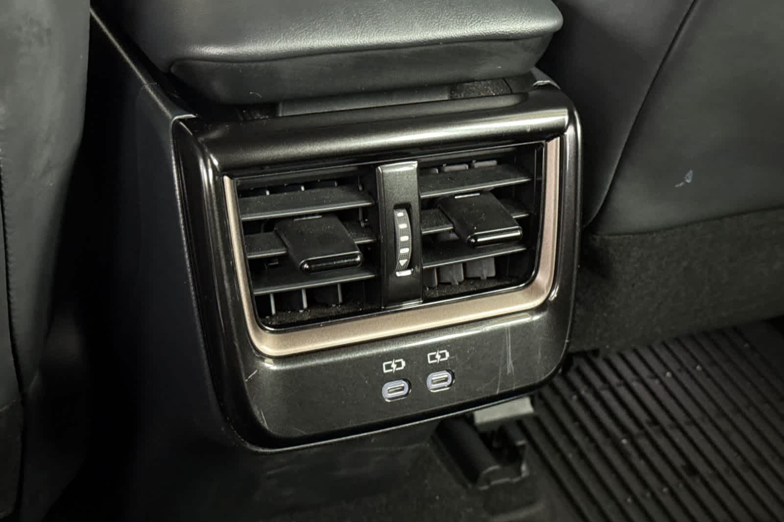 Thumbnail: 2025 Toyota Crown Signia - 14