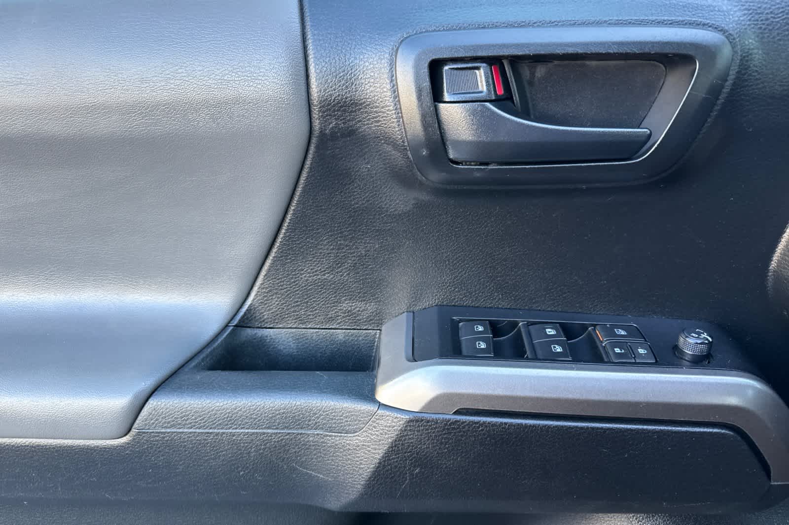 Thumbnail: 2022 Toyota Tacoma - 12