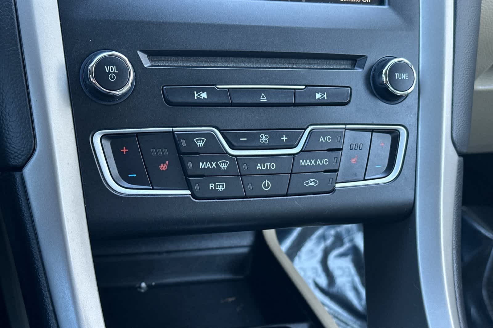 Thumbnail: 2016 Ford Fusion - 21