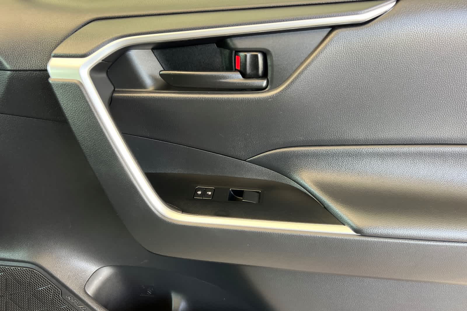 Thumbnail: 2021 Toyota RAV4 - 19