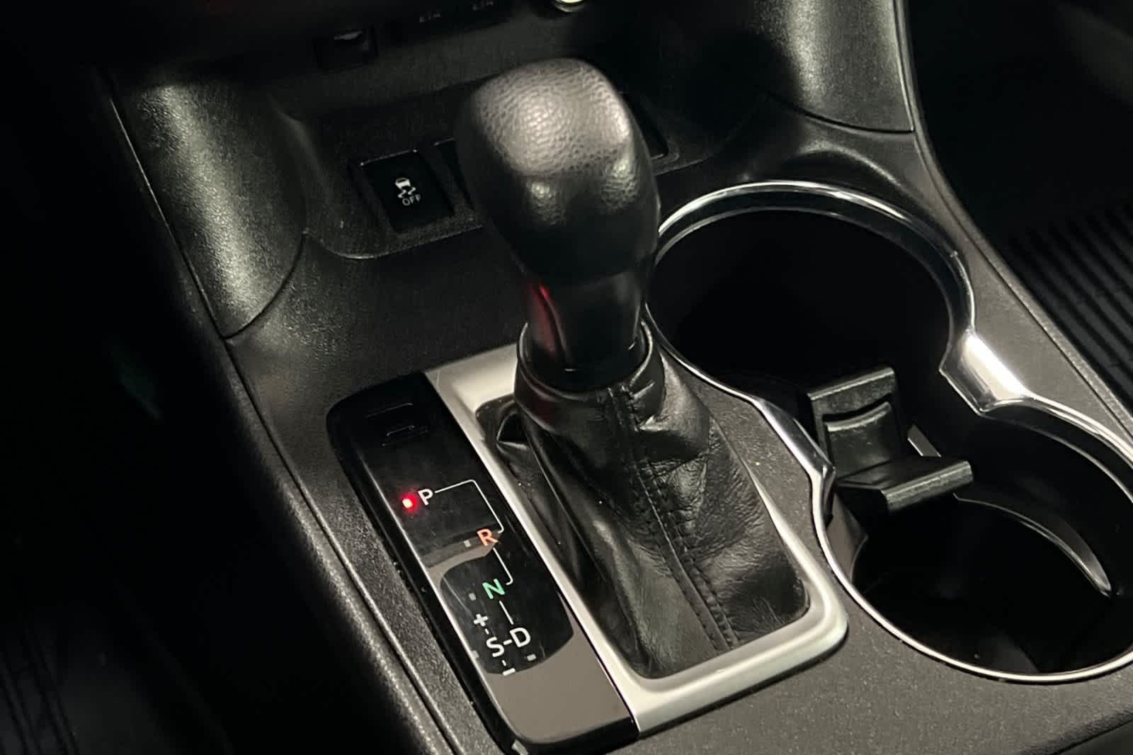 Thumbnail: 2018 Toyota Highlander - 24