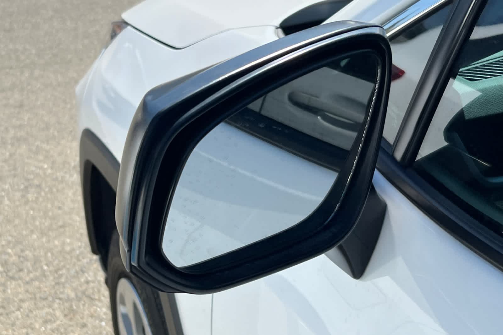 Thumbnail: 2021 Toyota RAV4 - 20