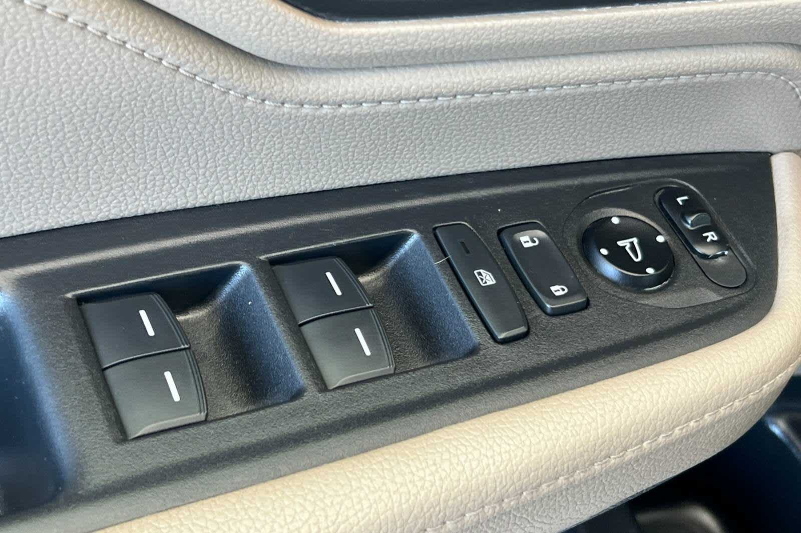 Thumbnail: 2018 Honda Odyssey - 13