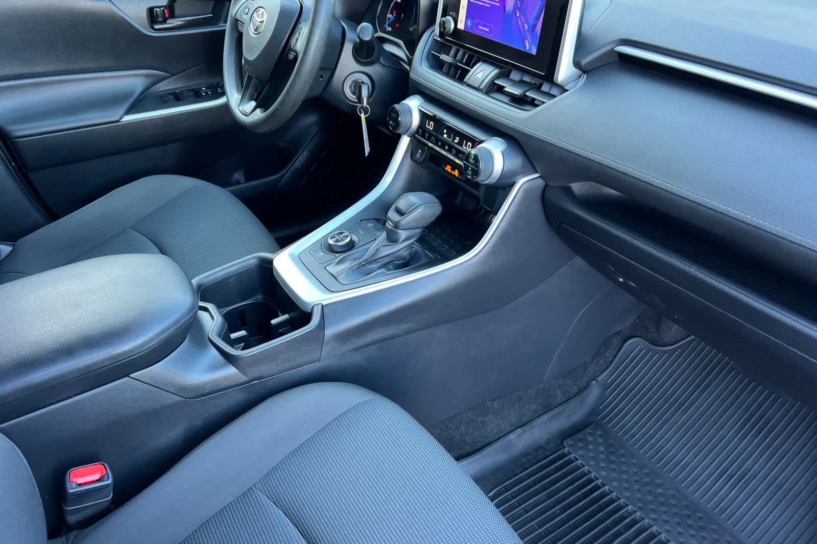 Thumbnail: 2023 Toyota RAV4 - 17