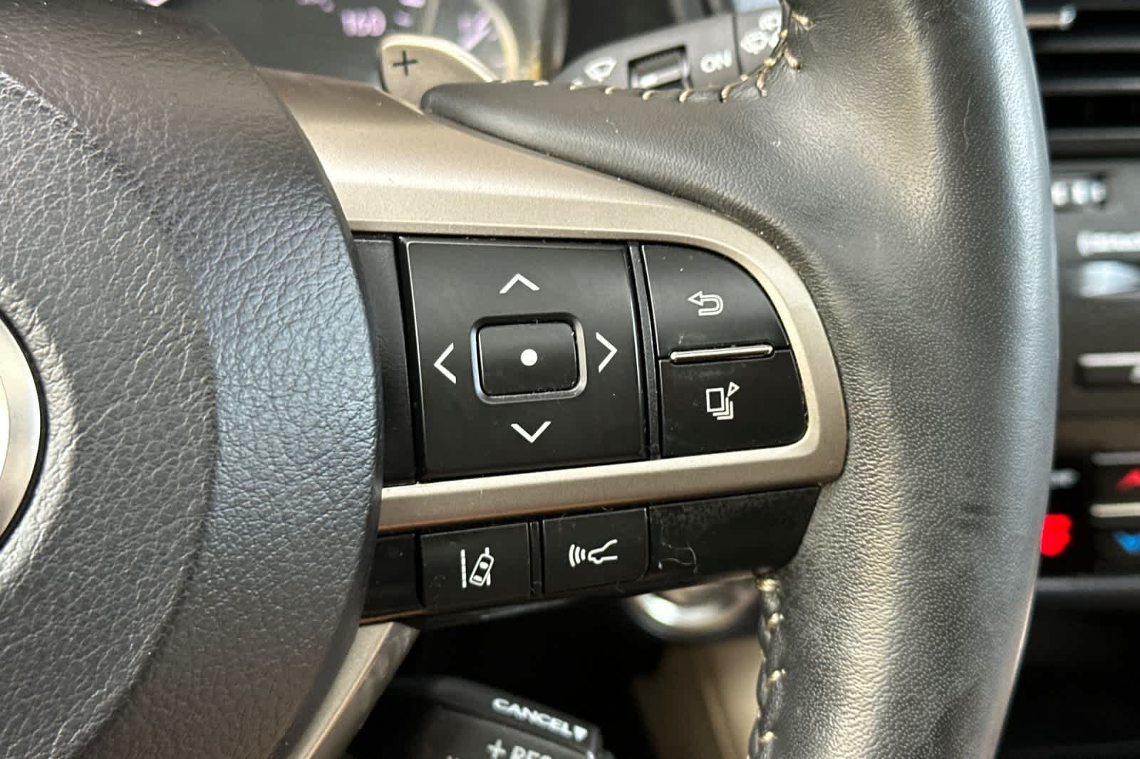 Thumbnail: 2022 Lexus RX - 27