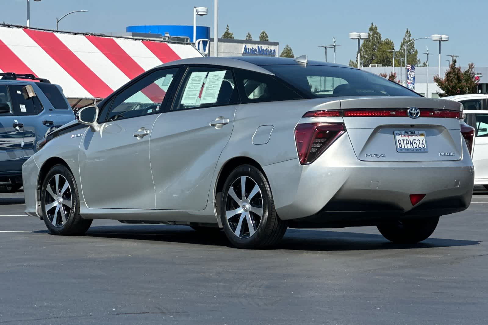 Thumbnail: 2017 Toyota Mirai - 7