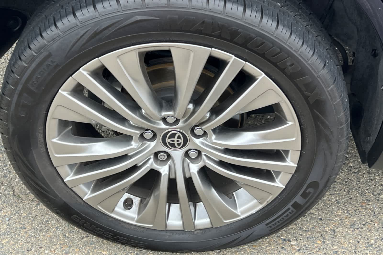 Thumbnail: 2022 Toyota Venza - 14