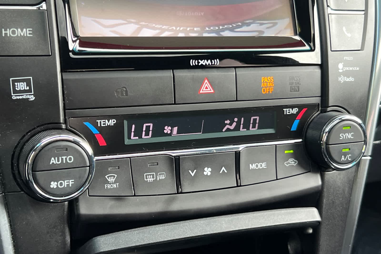 Thumbnail: 2017 Toyota Camry - 21