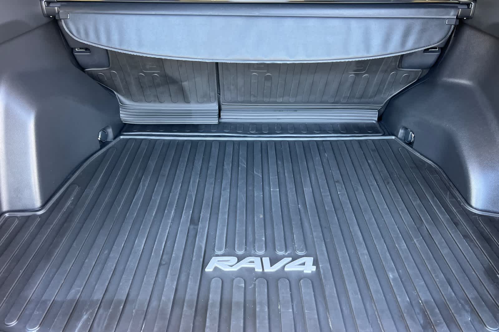 Thumbnail: 2025 Toyota RAV4 - 16