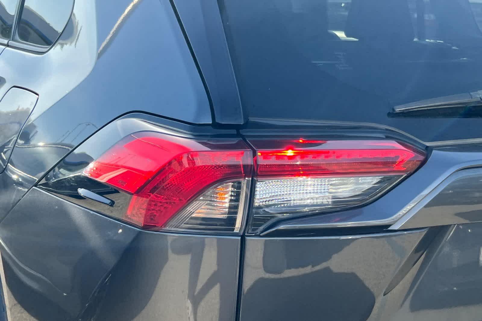 Thumbnail: 2021 Toyota RAV4 - 20