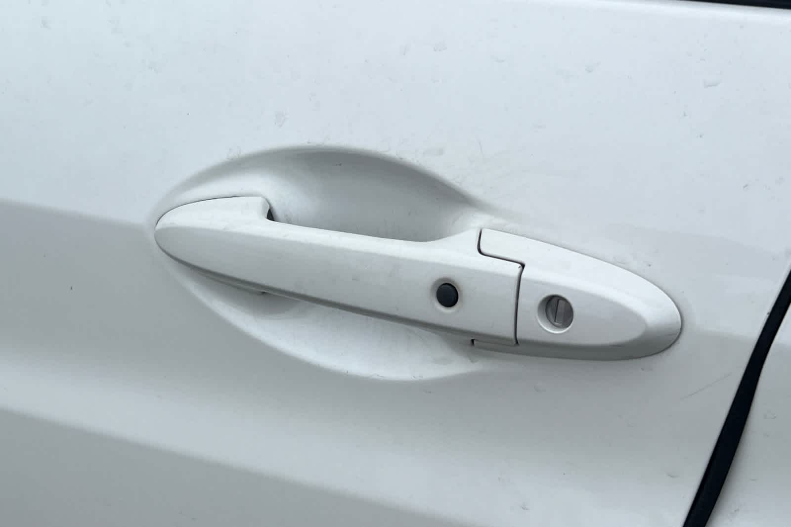 Thumbnail: 2016 Honda HR-V - 17