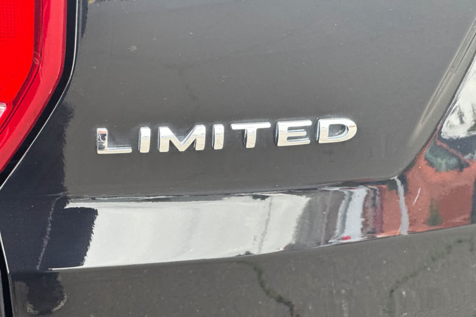 Thumbnail: 2019 Ford Explorer - 32