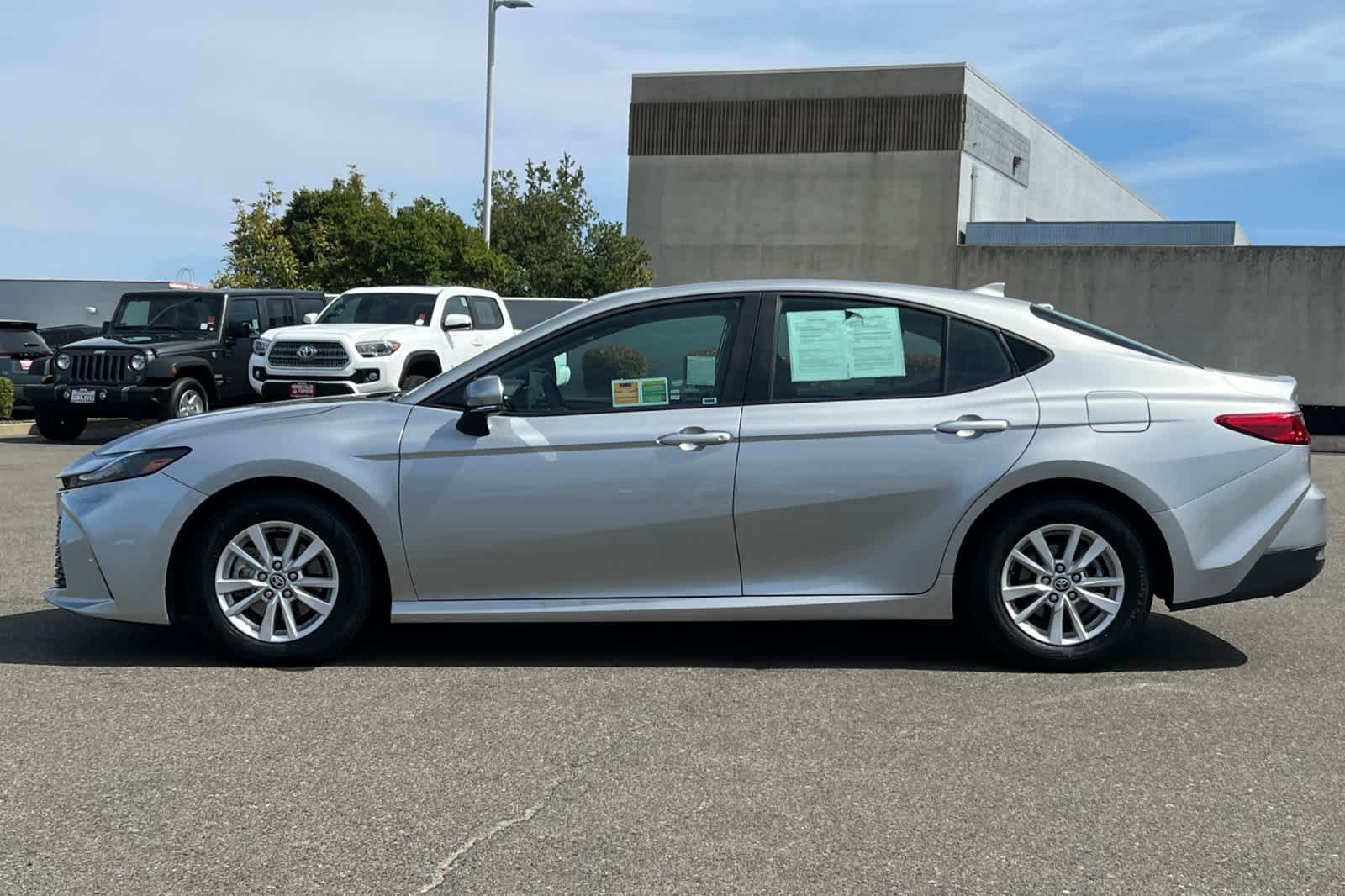 Thumbnail: 2025 Toyota Camry - 9