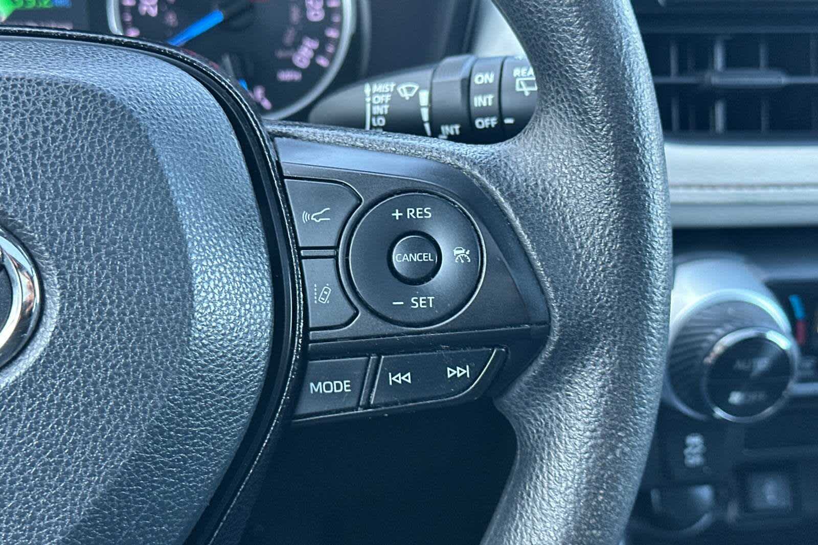 Thumbnail: 2021 Toyota RAV4 - 27