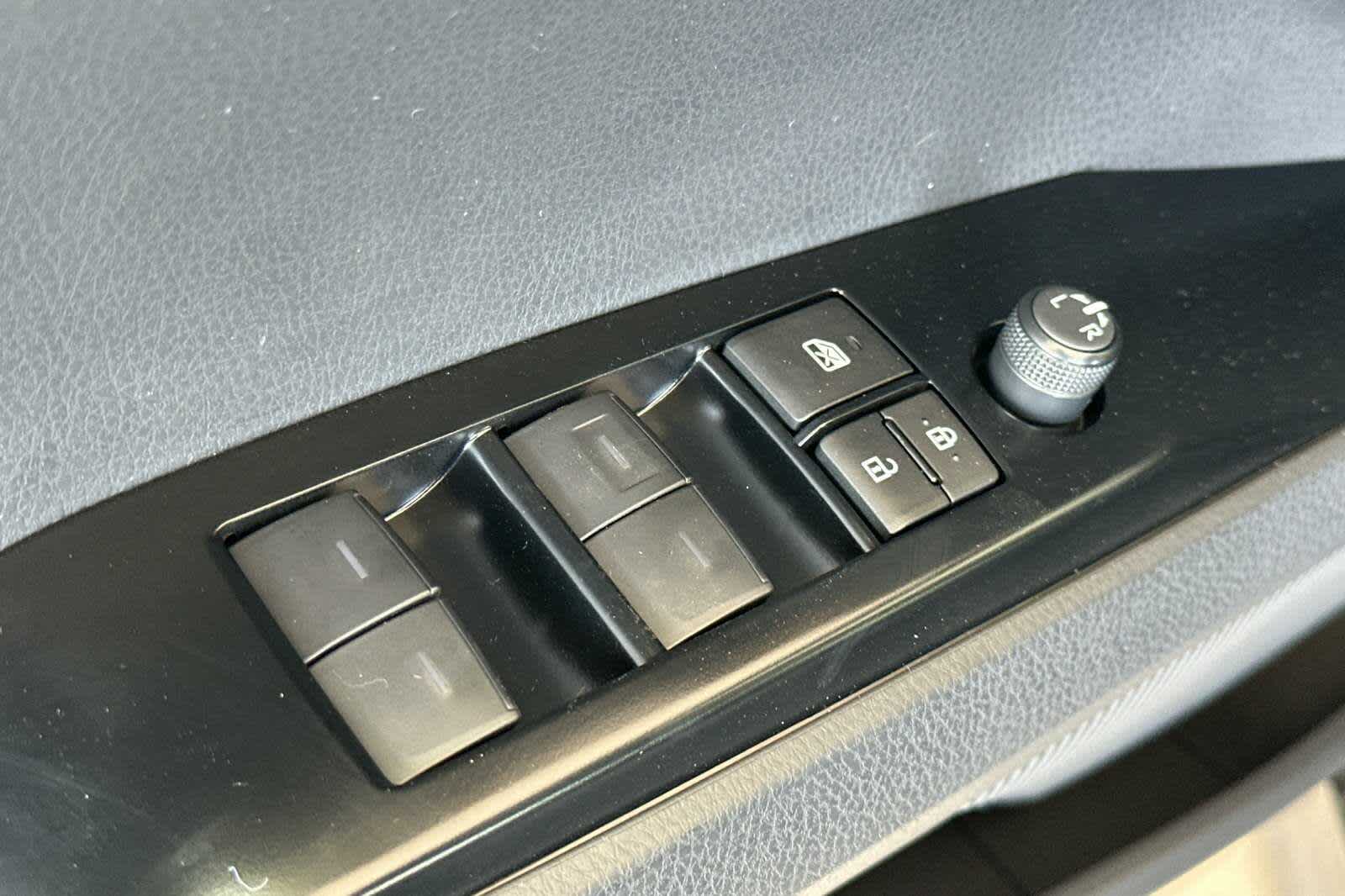 2025 Toyota Camry LE 13